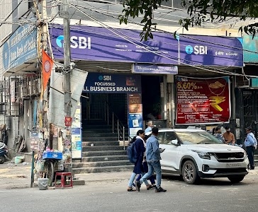 State Bank of India CENTRAL MARKET LAJPATNAGAR