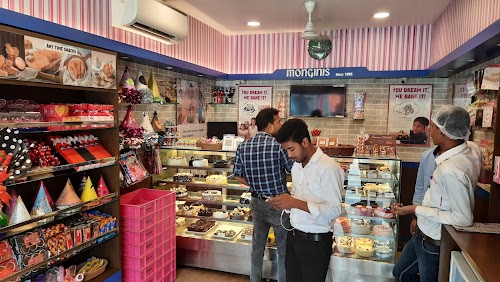 MONGINIS CAKE SHOP