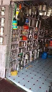 Aman pots and jwellry shop
