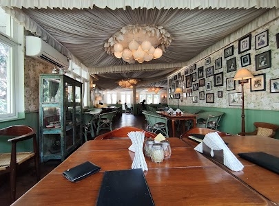 Chamiers Cafe