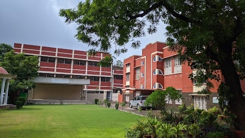 Jagat Taran Girls Inter College