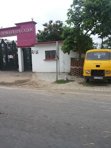 B L International School