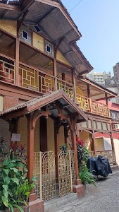 Charni Road East