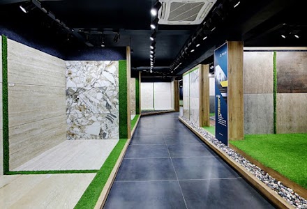 ROLLZA GRANITO LLP