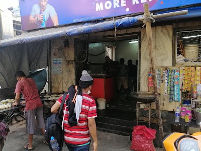 Dedh galli, shoe market