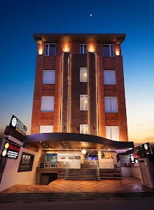 OYO 1586 Hotel Dolphin International