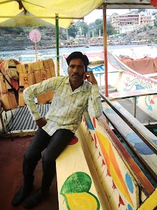 Komal Aashram Govardhan