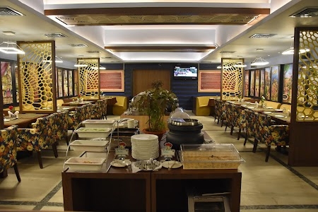 Golden Bird - Hotel Pushpak