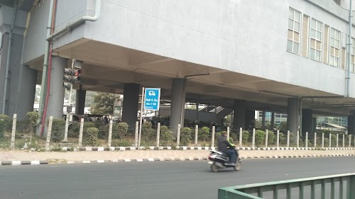 Mohan Estate Metro Station