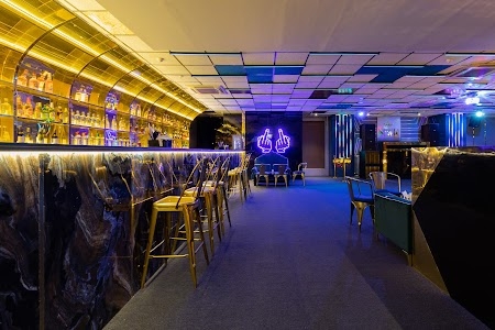 Bombay Mansion Lounge Bar