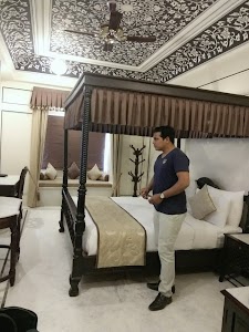 Mukarram Clothes House
