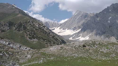 Sonamarg Village - Poshpathri- Ladderwas Trek