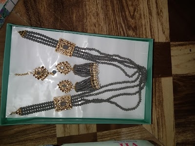 Yaadgar Bindi Store