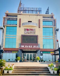 SK Park Blu & Maini's Green Leaf