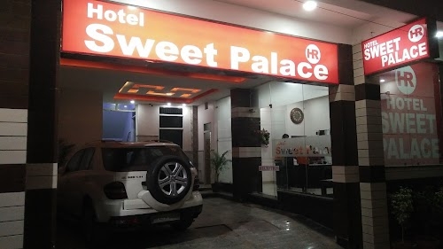 OYO 11633 Hotel Sweet Palace