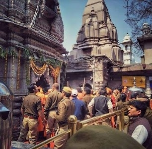 Shri Kashi Vishwanath Temple Dwar