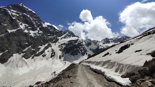 Saach Pass