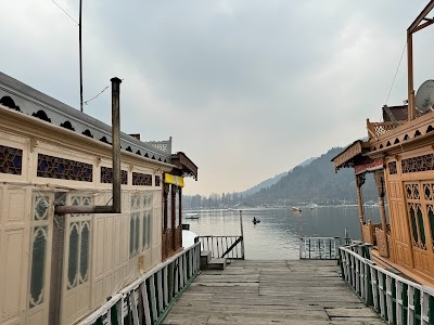 Hotel Himalayan Resort