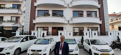Clarks Premier, Lucknow