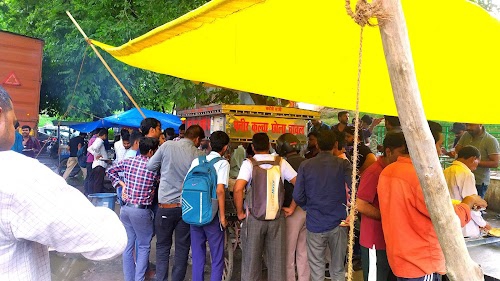 Chole bhature shop