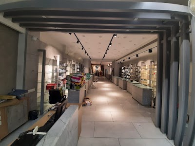 Baaamboos: The Family Factory Outlet