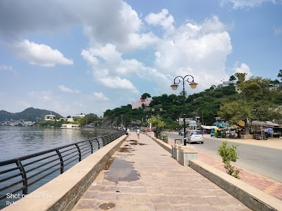 Anasagar chaupati garden