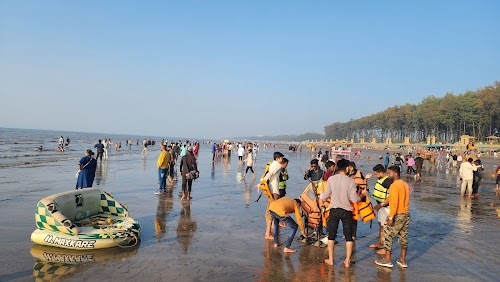 Daman Jampore Beach