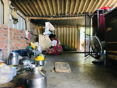 Kaki ka Femus vada pav