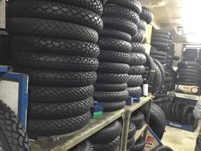 Laddi tyre works