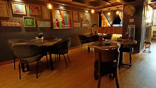 Bistro B2