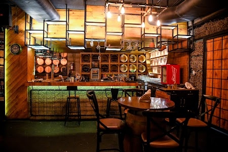 Head Quarters Rest O Bar