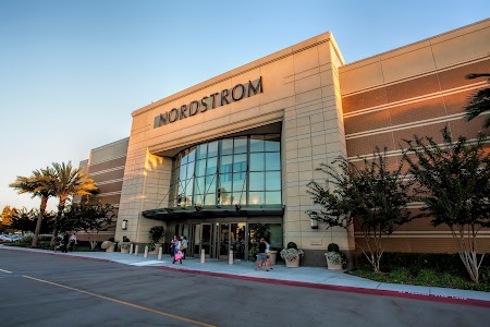 Los Cerritos Center