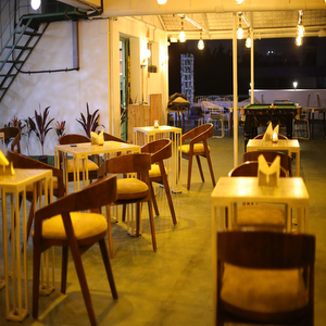 Peekaboo ROOFTOP LOUNGE/ KITCHEN