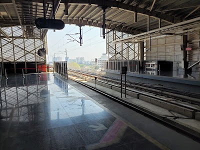 Jhasi Rani Square Metro Station