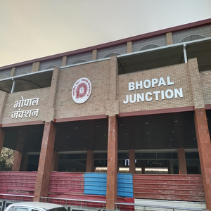 BHOPAL JUNCTION RAILWAY STATION PLATFORM NO 1