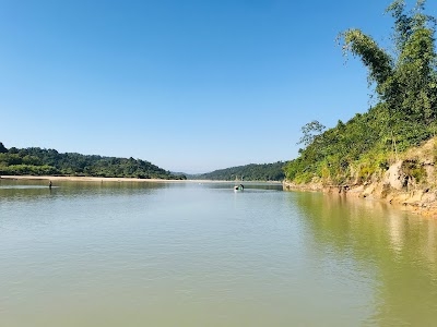 সমেশ্বরী নদীর তীর