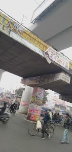 Nishadganj chauraha taxi stand