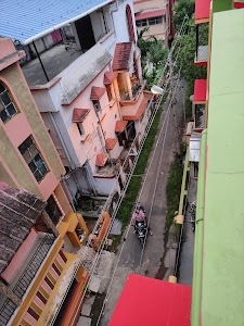 Satyen Park, Joka