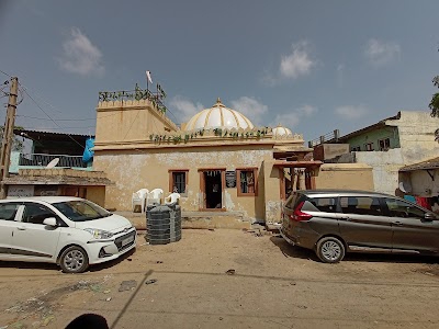 Shri Adeshwar Bhagvan Jain Shwetambar Temple/શ્રી આદેશ્વર ભગવાન જૈન દેરાસર કાવિઠા