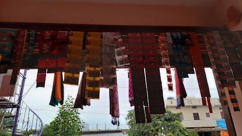 DEEKSHA SAREE MATCHING AND LADIES CORNER