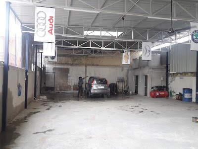 Gaadizo Autozone (Gurgaon)
