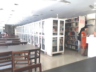 College of Home Science , Nirmala Niketan Library