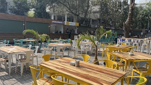 Courtyard - Food Court
