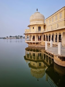 Gundolav Lake