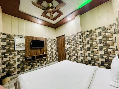 Treebo Trip Smile Inn - Hotel on Mahna Singh Road