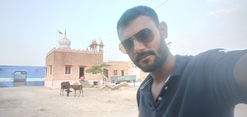 Charano Ki Pol