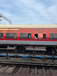 Agra Railway Station platform2