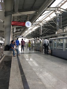 Aqua line metro corridor
