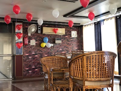 Salt & pepper Cafe & Restaurant