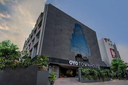 OYO Townhouse 045 Lakdi ka Pul